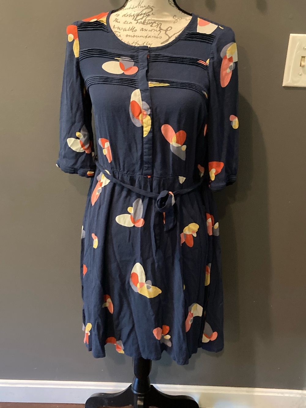 Boden size 6R mid sleeve pretty patterned blue dress EUC belted